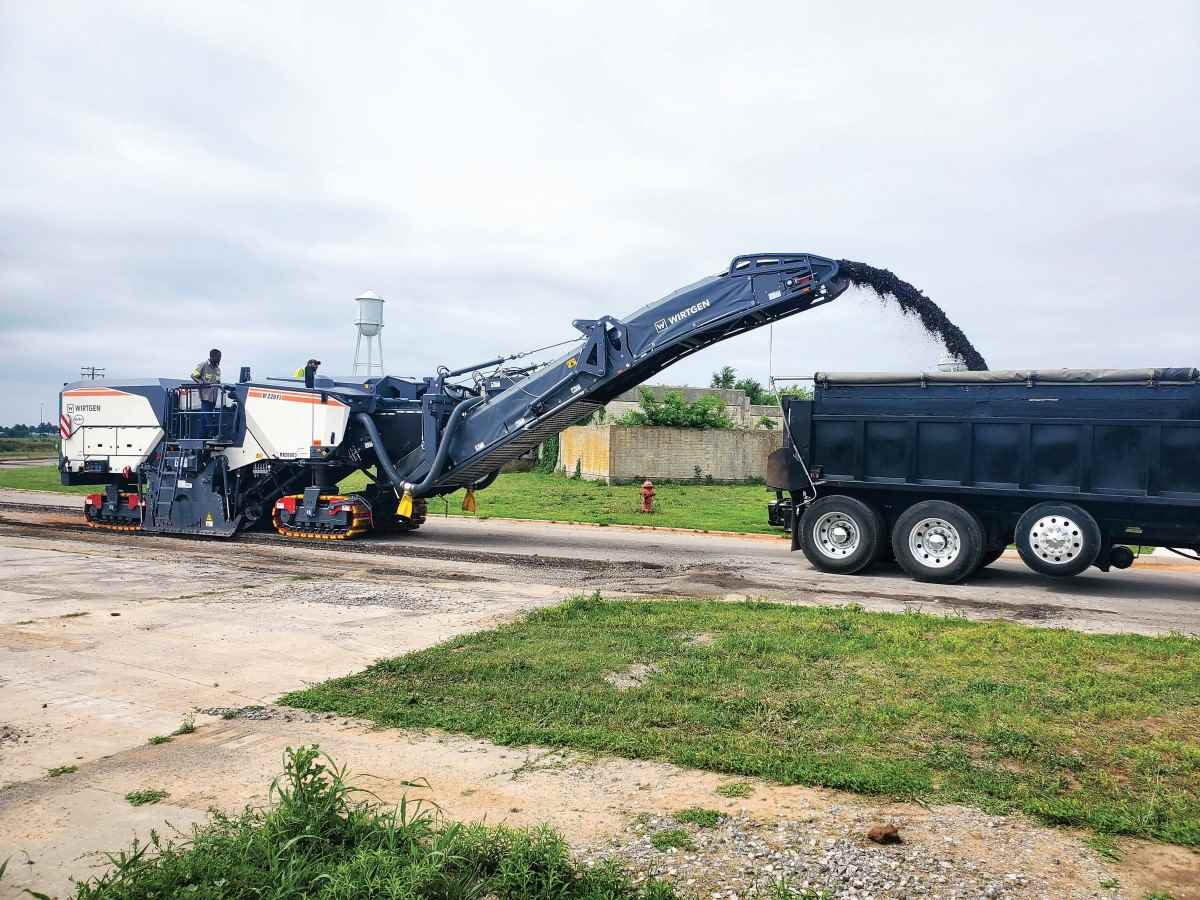 Wirtgen W 220 Fi Mill helps Atlas Paving complete projects more efficiently 